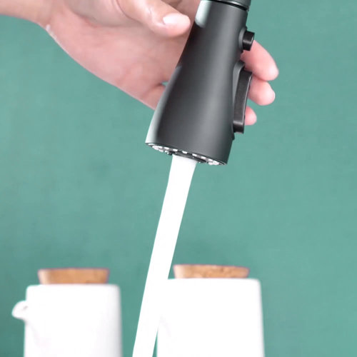 Clovis Goods Pull Down Touchless Single Handle Kitchen Faucet with